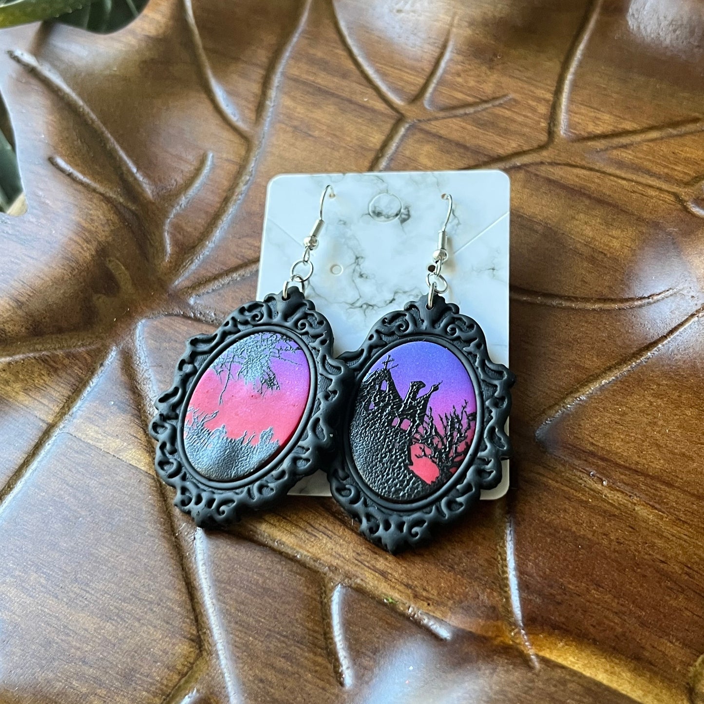 Haunted Scene Cameo Dangle