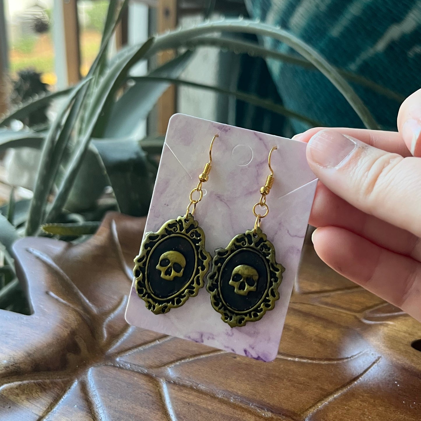 Small Skull Cameo Dangle