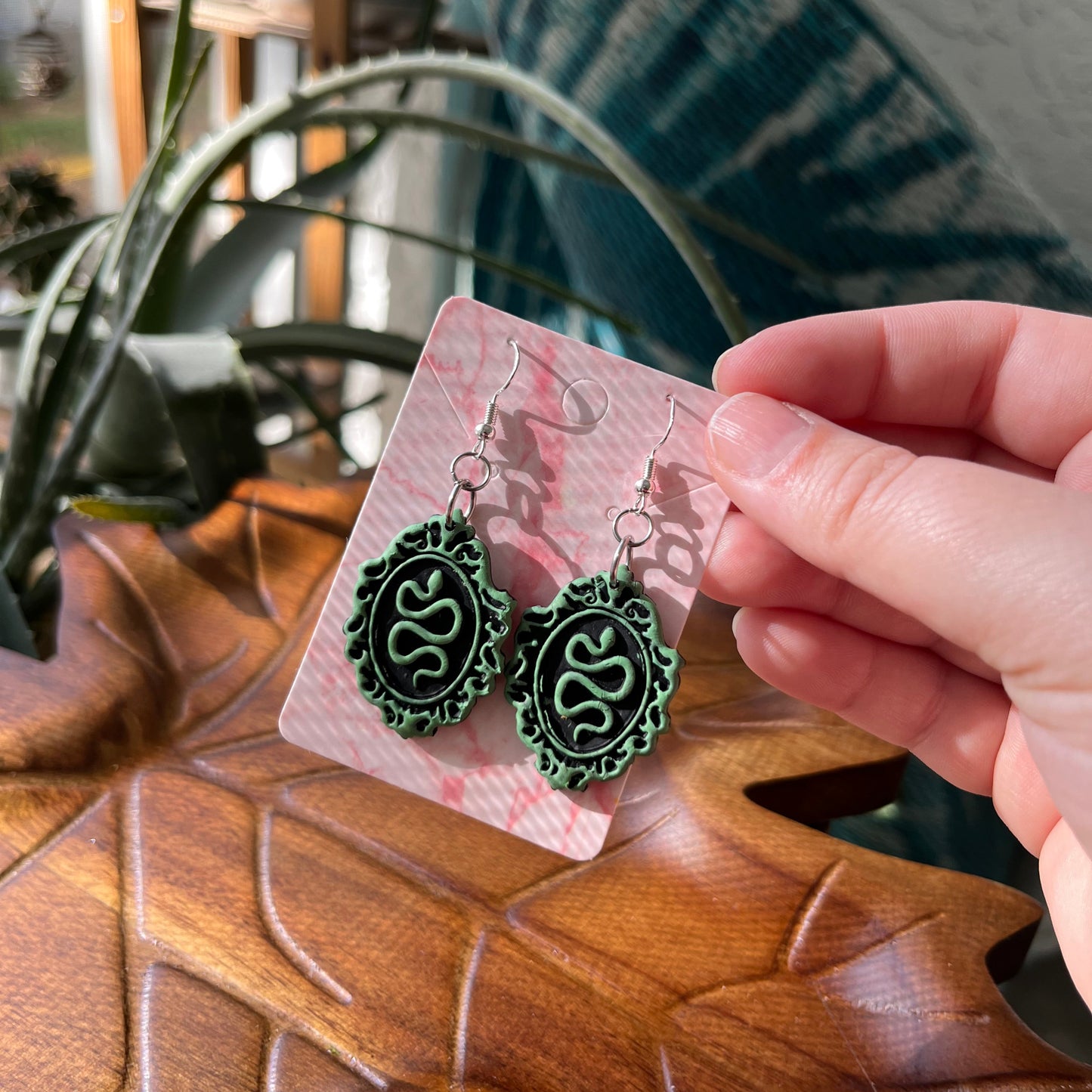 Snake Cameo Dangle - Green