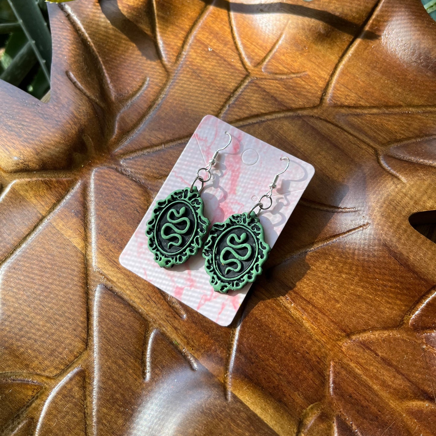 Snake Cameo Dangle - Green