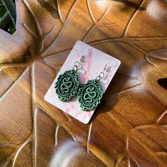 Snake Cameo Dangle - Green